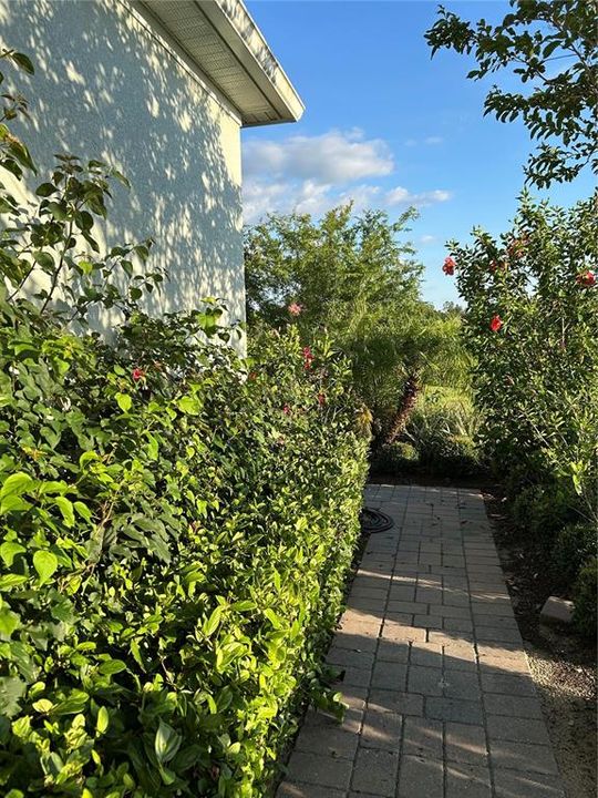 For Sale: $449,000 (2 beds, 2 baths, 1437 Square Feet)