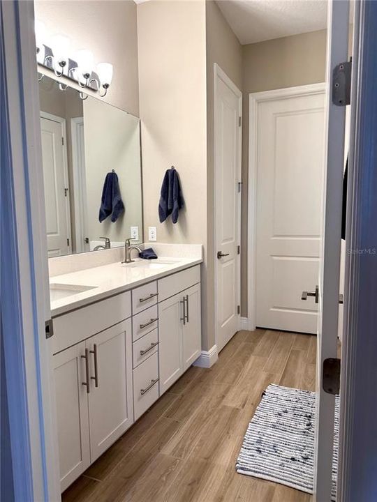 For Sale: $449,000 (2 beds, 2 baths, 1437 Square Feet)