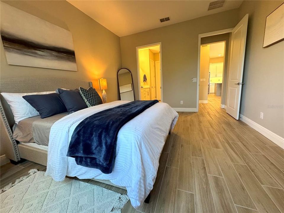 For Sale: $449,000 (2 beds, 2 baths, 1437 Square Feet)