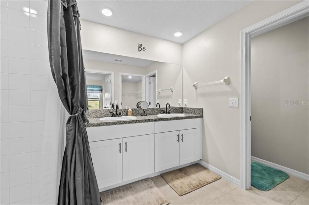 For Rent: $2,300 (4 beds, 2 baths, 1842 Square Feet)