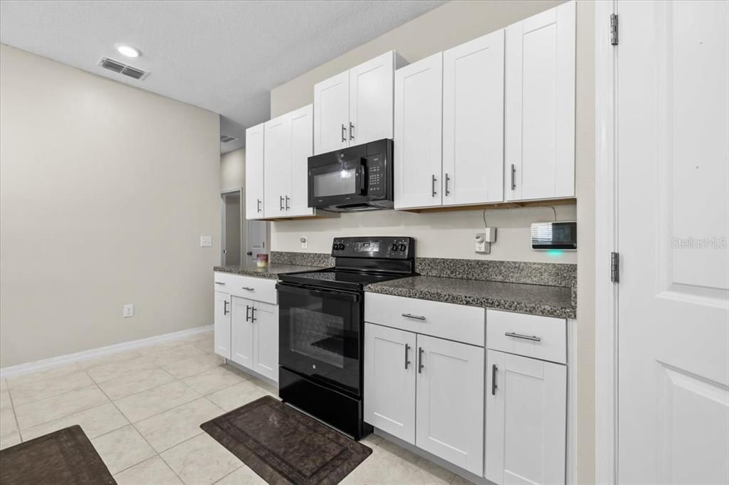 For Rent: $2,300 (4 beds, 2 baths, 1842 Square Feet)