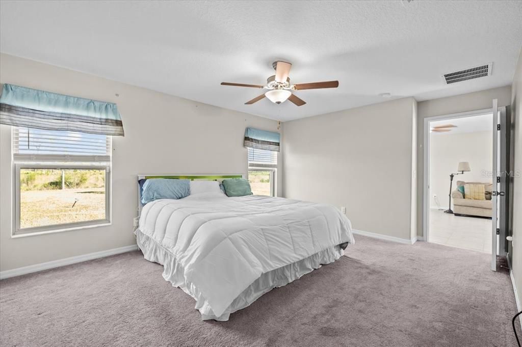 For Rent: $2,300 (4 beds, 2 baths, 1842 Square Feet)