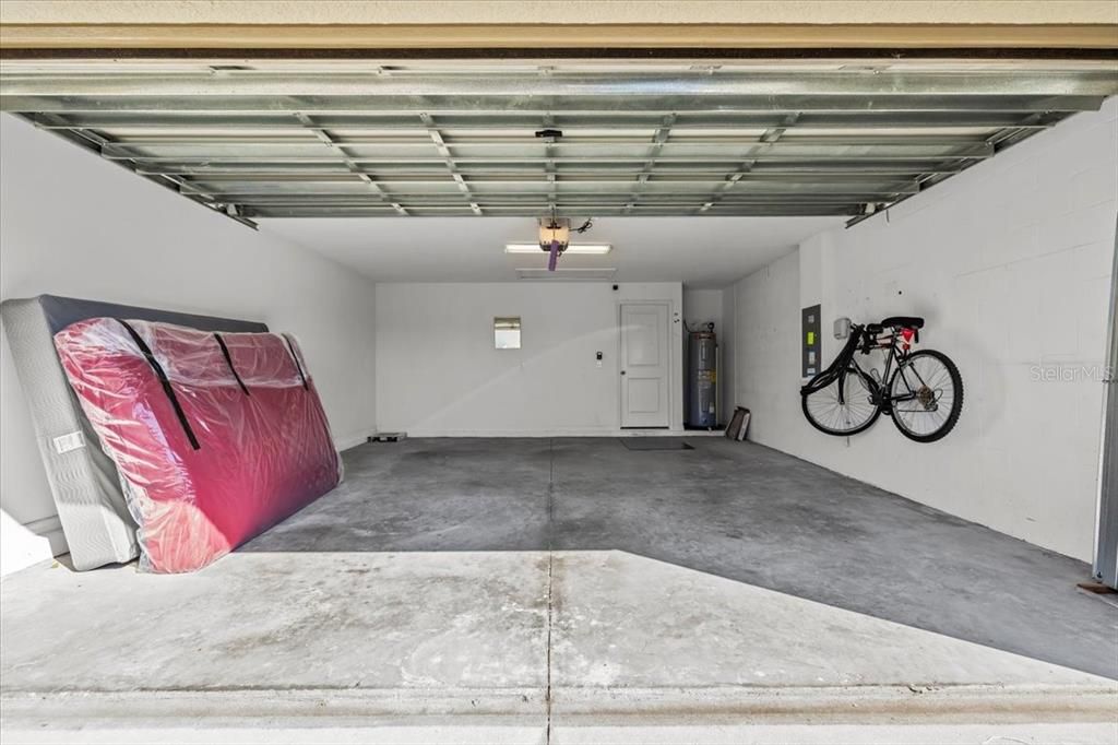 For Rent: $2,300 (4 beds, 2 baths, 1842 Square Feet)