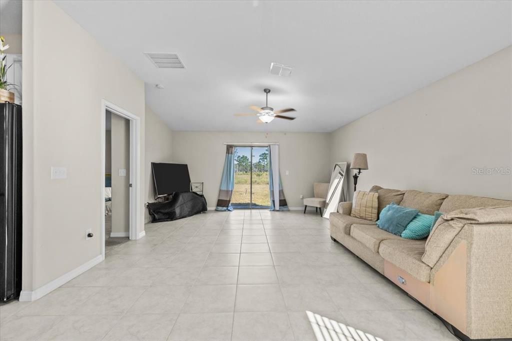 For Rent: $2,300 (4 beds, 2 baths, 1842 Square Feet)