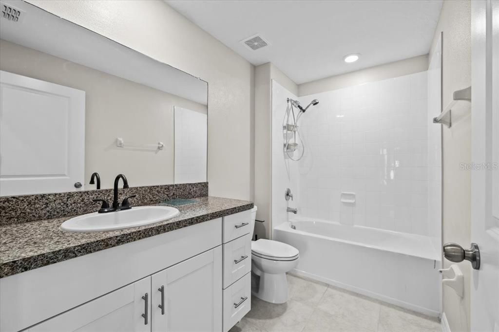 For Rent: $2,300 (4 beds, 2 baths, 1842 Square Feet)