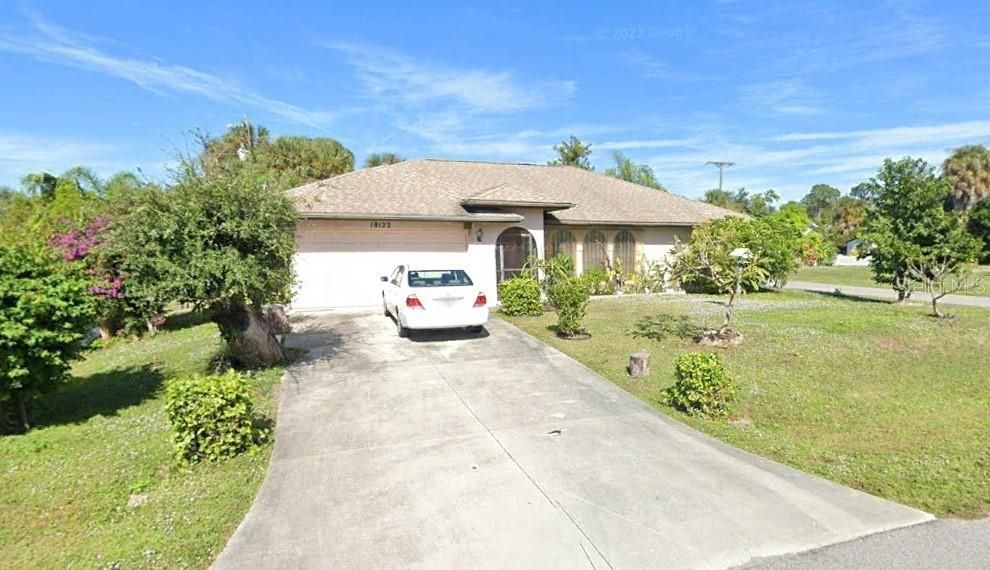Recently Sold: $220,000 (4 beds, 2 baths, 1972 Square Feet)
