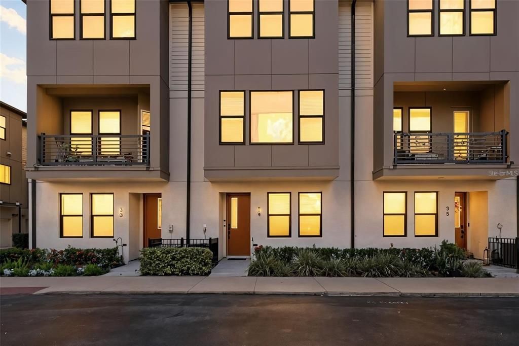 For Rent: $4,900 (3 beds, 3 baths, 2156 Square Feet)