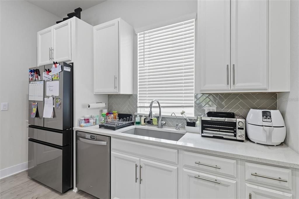 For Rent: $4,900 (3 beds, 3 baths, 2156 Square Feet)