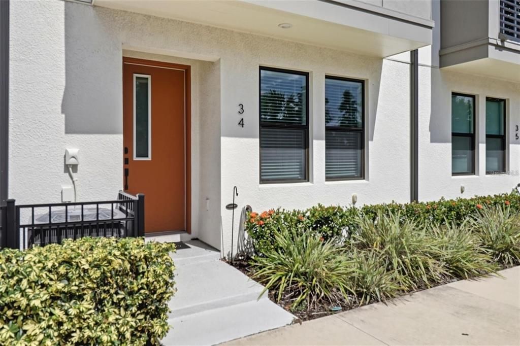 For Rent: $4,900 (3 beds, 3 baths, 2156 Square Feet)