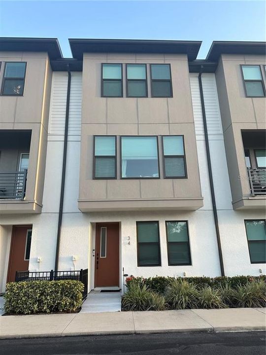 For Rent: $4,900 (3 beds, 3 baths, 2156 Square Feet)