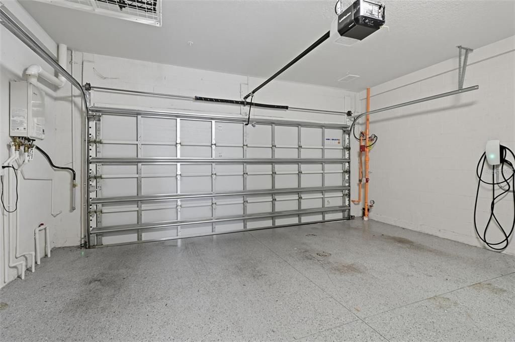 For Rent: $4,900 (3 beds, 3 baths, 2156 Square Feet)