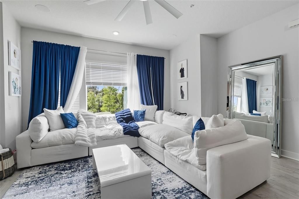 For Rent: $4,900 (3 beds, 3 baths, 2156 Square Feet)