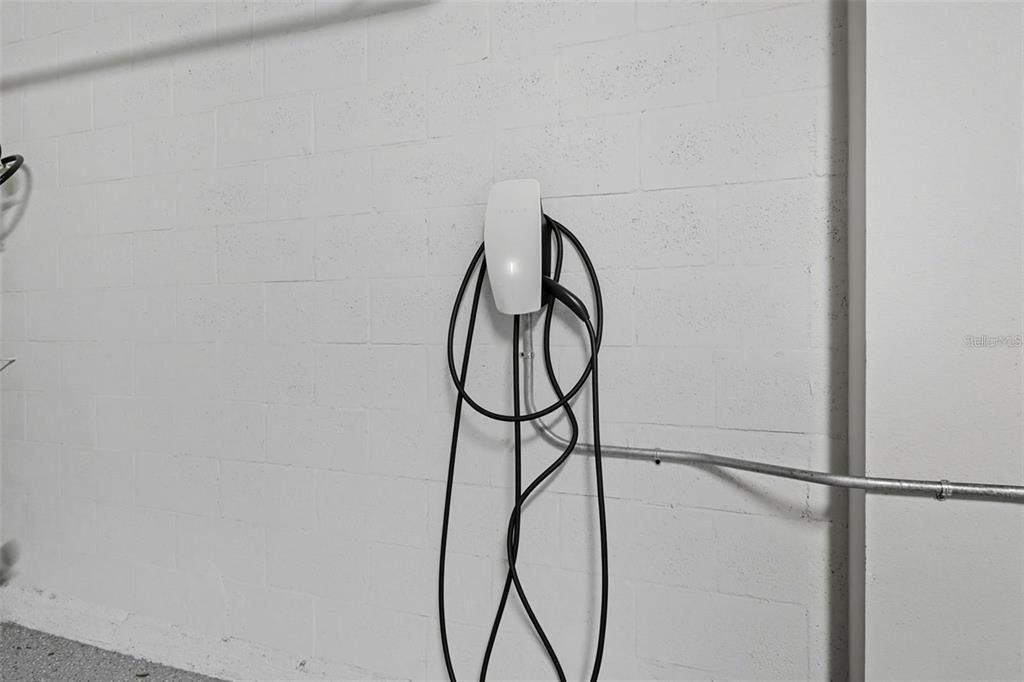 For Rent: $4,900 (3 beds, 3 baths, 2156 Square Feet)