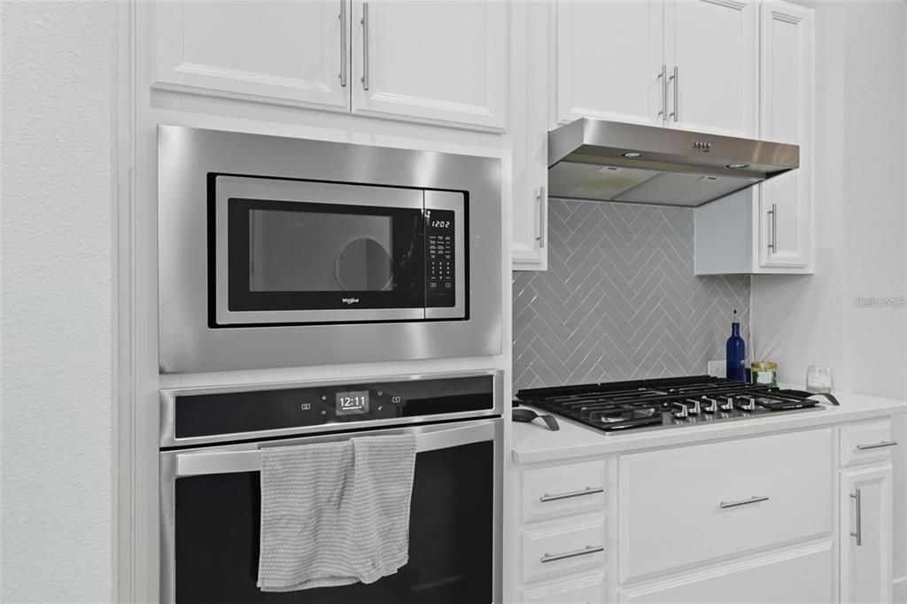 For Rent: $4,900 (3 beds, 3 baths, 2156 Square Feet)