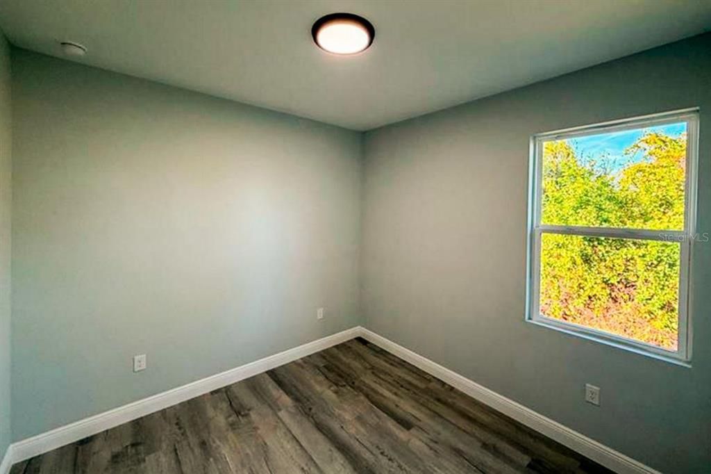 En Venta: $294,700 (4 camas, 2 baños, 1636 Pies cuadrados)