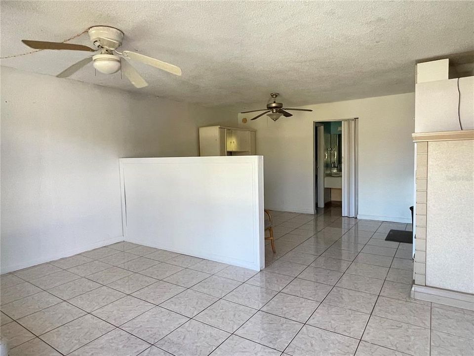 For Sale: $65,000 (1 beds, 1 baths, 375 Square Feet)