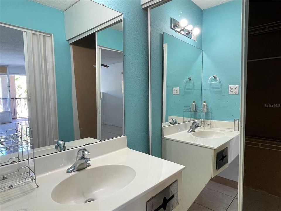 For Sale: $65,000 (1 beds, 1 baths, 375 Square Feet)