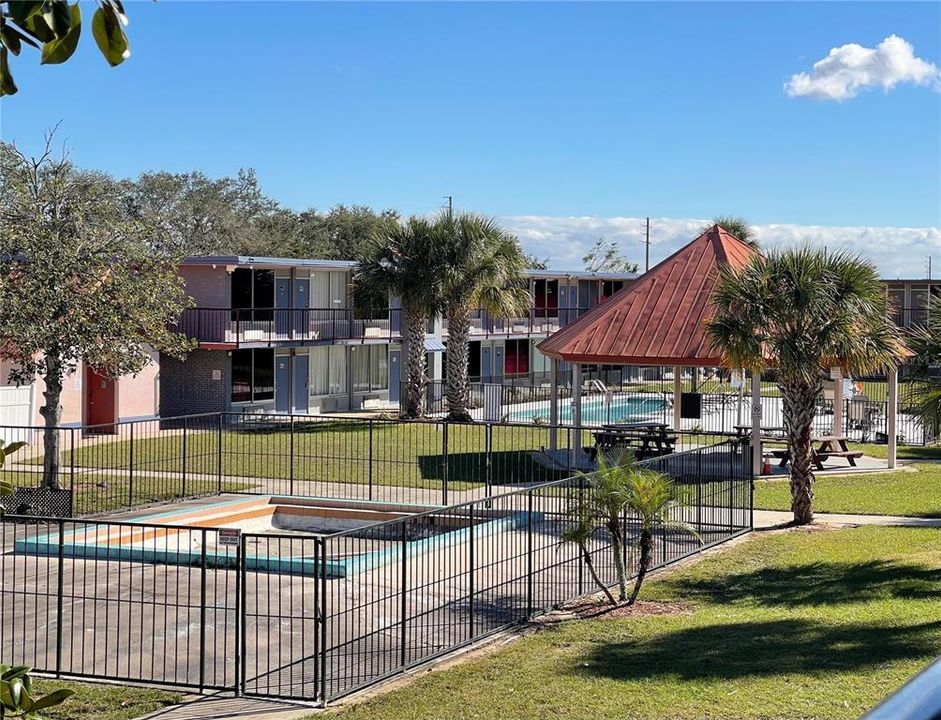 For Sale: $65,000 (1 beds, 1 baths, 375 Square Feet)