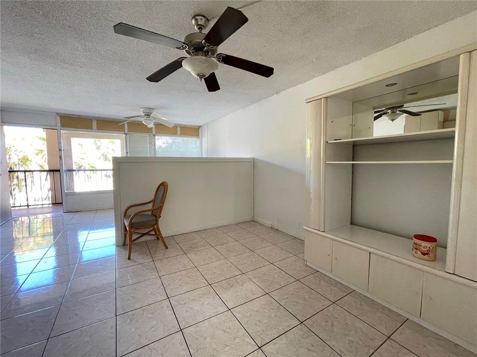 For Sale: $65,000 (1 beds, 1 baths, 375 Square Feet)