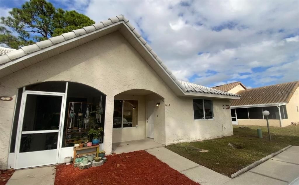 En Venta: $199,900 (2 camas, 2 baños, 1136 Pies cuadrados)