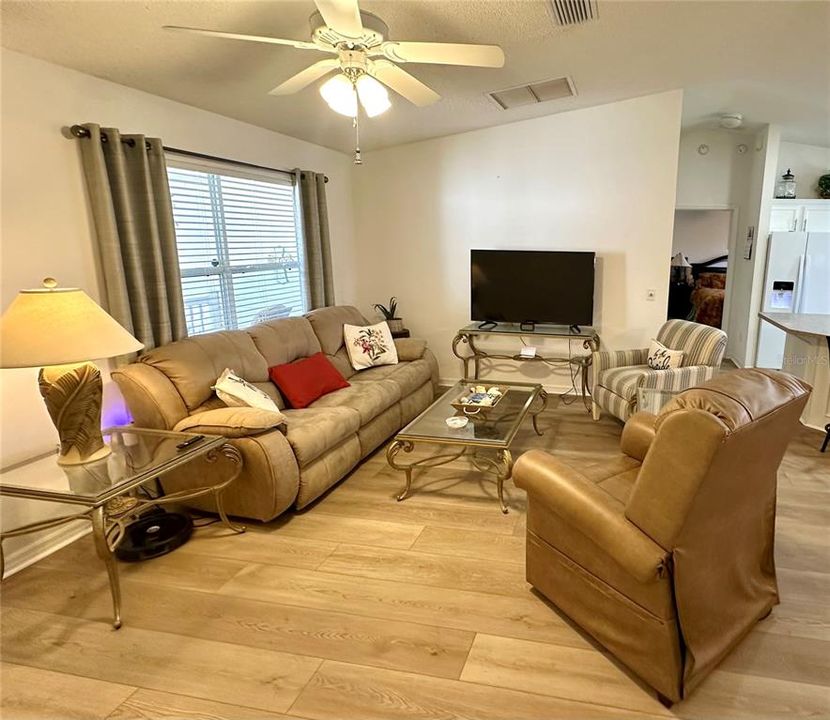 待售: $319,500 (3 贝兹, 2 浴室, 1392 平方英尺)