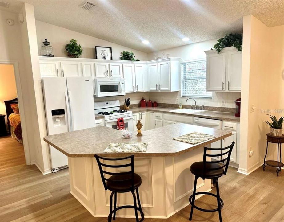 待售: $319,500 (3 贝兹, 2 浴室, 1392 平方英尺)