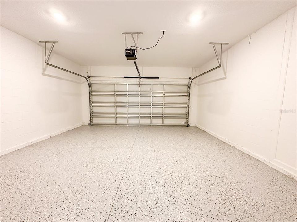 For Rent: $2,380 (4 beds, 3 baths, 1954 Square Feet)