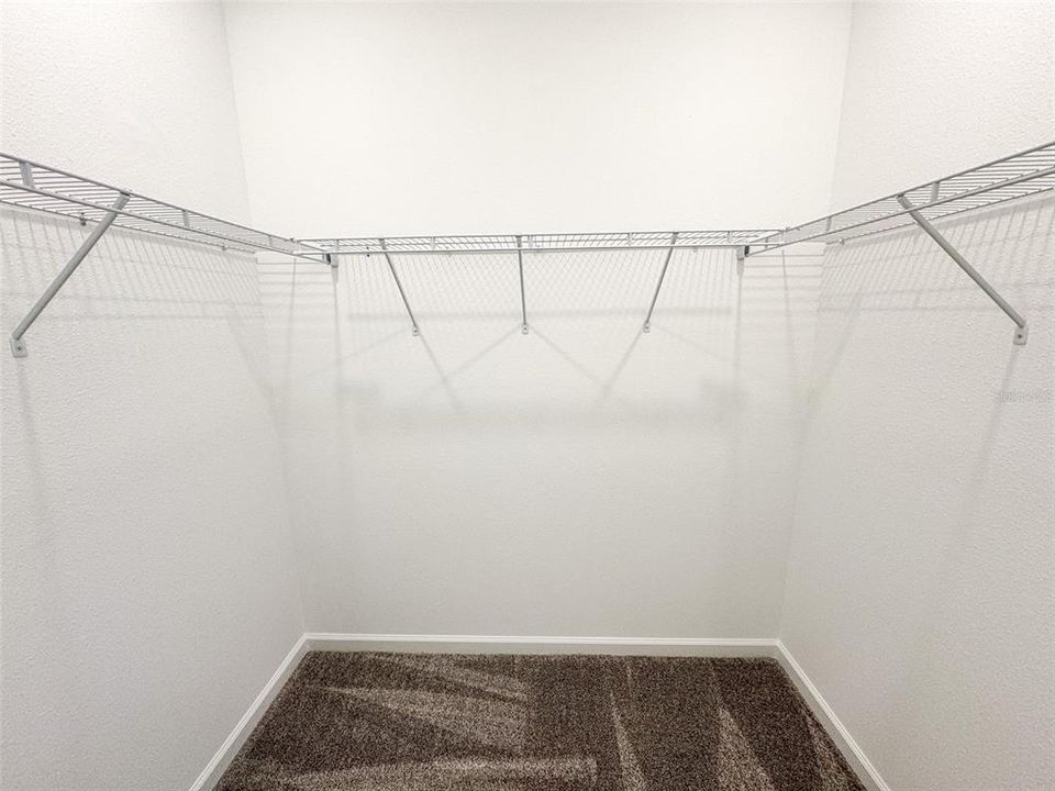 For Rent: $2,380 (4 beds, 3 baths, 1954 Square Feet)