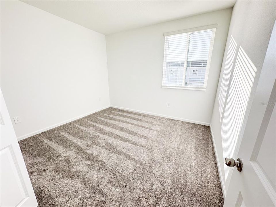 For Rent: $2,380 (4 beds, 3 baths, 1954 Square Feet)