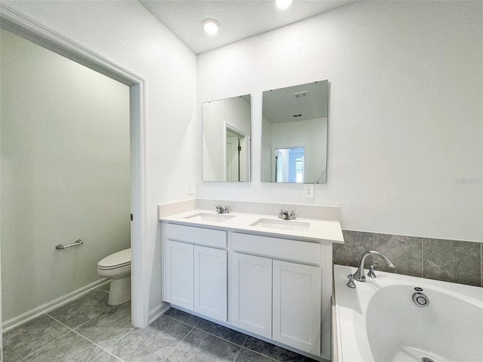 For Rent: $2,380 (4 beds, 3 baths, 1954 Square Feet)