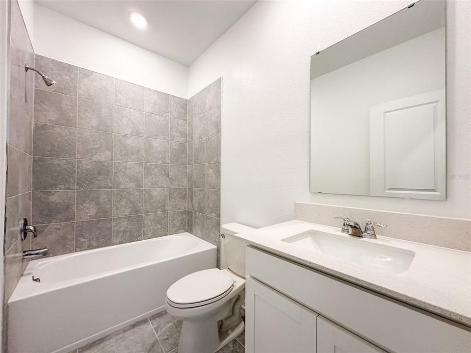 For Rent: $2,380 (4 beds, 3 baths, 1954 Square Feet)