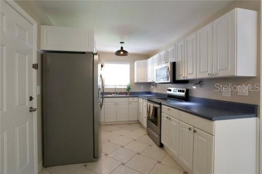 For Rent: $2,350 (3 beds, 2 baths, 1183 Square Feet)