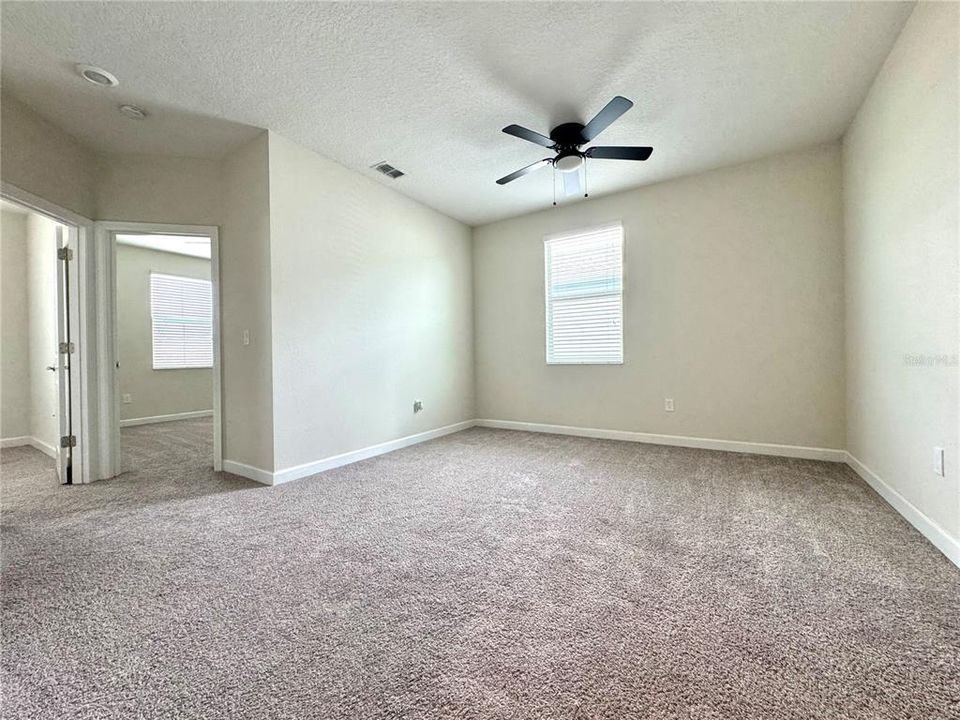 В аренду: $2,500 (3 спален, 2 ванн, 1848 Квадратных фут)