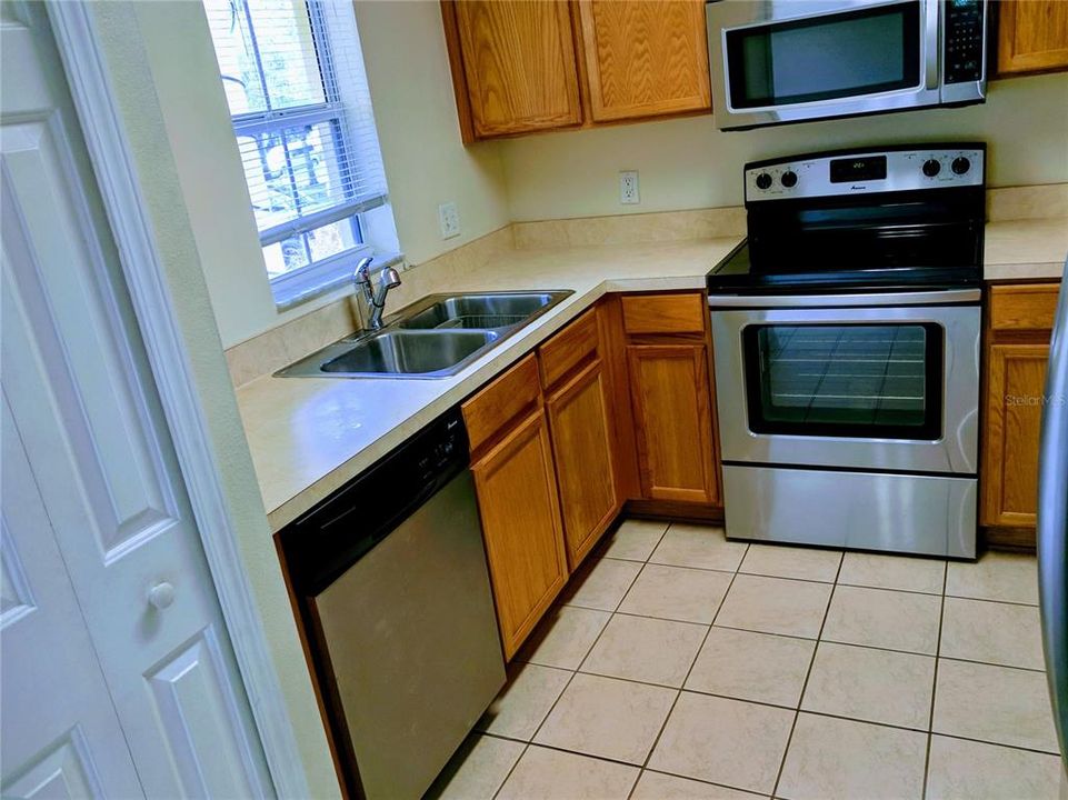 For Rent: $1,815 (2 beds, 2 baths, 1560 Square Feet)