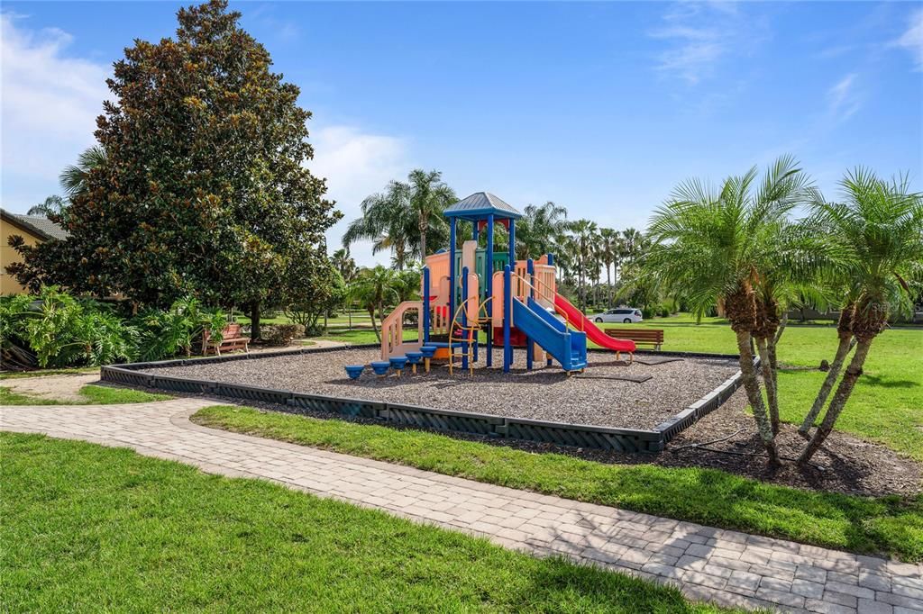 For Sale: $539,000 (5 beds, 5 baths, 3015 Square Feet)