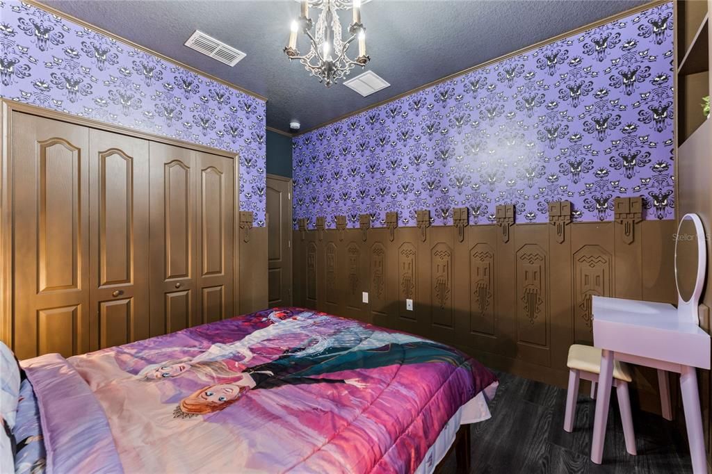 For Sale: $539,000 (5 beds, 5 baths, 3015 Square Feet)