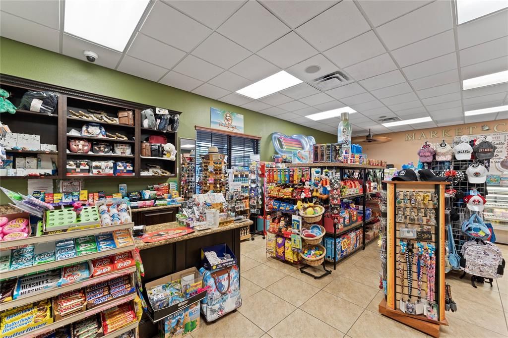 For Sale: $539,000 (5 beds, 5 baths, 3015 Square Feet)