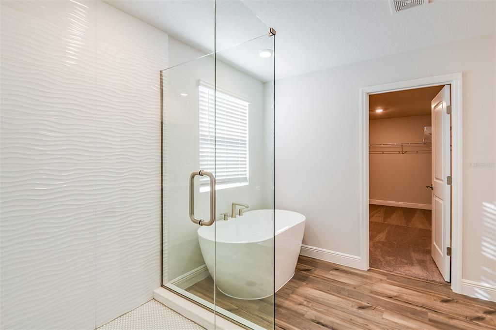 For Sale: $514,990 (5 beds, 3 baths, 2736 Square Feet)