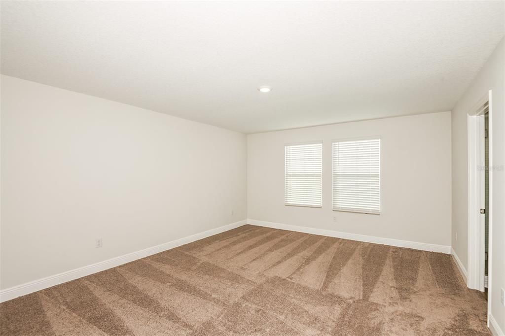 For Sale: $514,990 (5 beds, 3 baths, 2736 Square Feet)