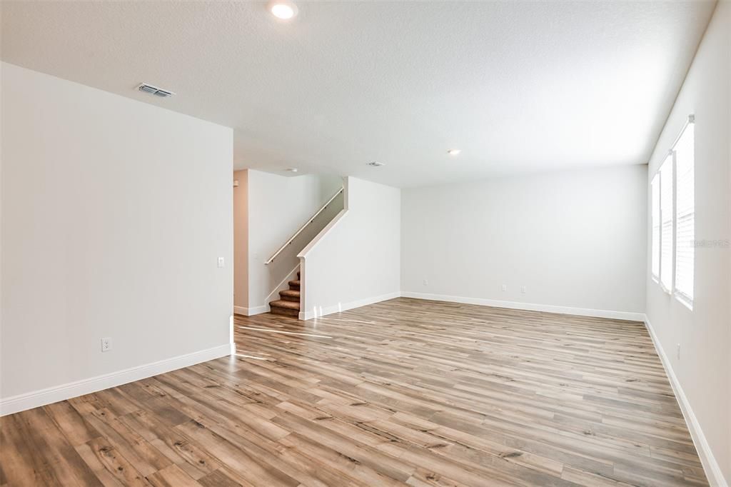 For Sale: $514,990 (5 beds, 3 baths, 2736 Square Feet)