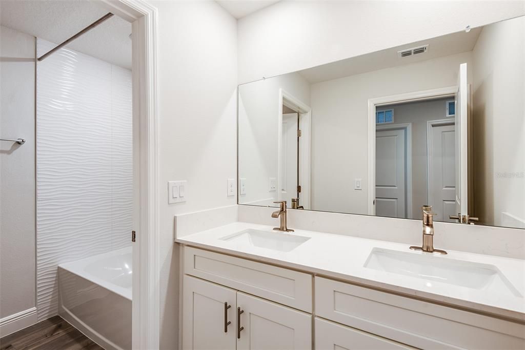 For Sale: $514,990 (5 beds, 3 baths, 2736 Square Feet)