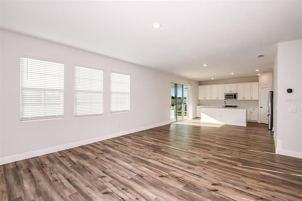 For Sale: $514,990 (5 beds, 3 baths, 2736 Square Feet)