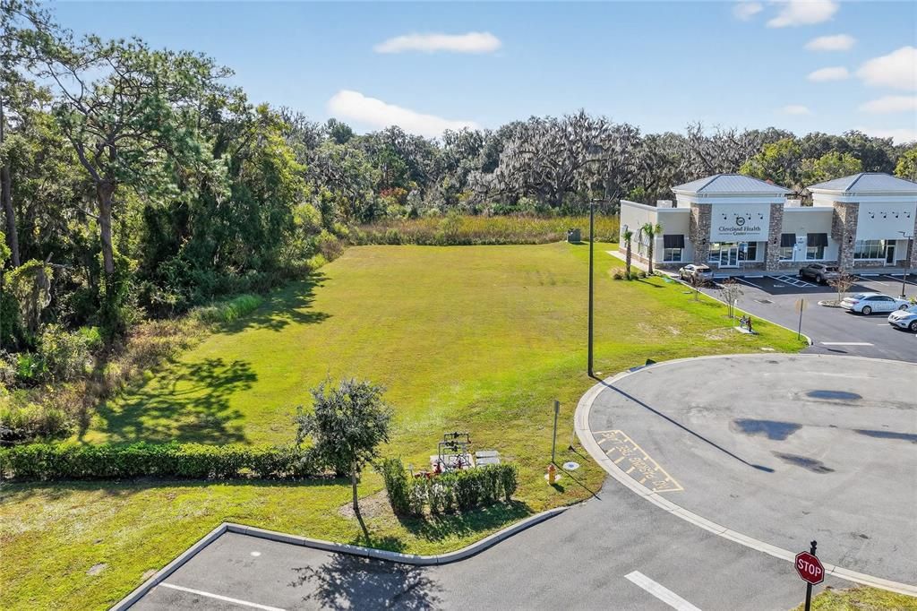 待售: $1,249,000 (0.70 acres)