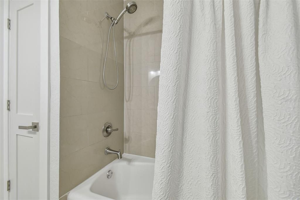 В аренду: $5,500 (4 спален, 2 ванн, 2088 Квадратных фут)