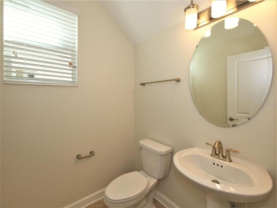 For Rent: $2,750 (5 beds, 3 baths, 2214 Square Feet)