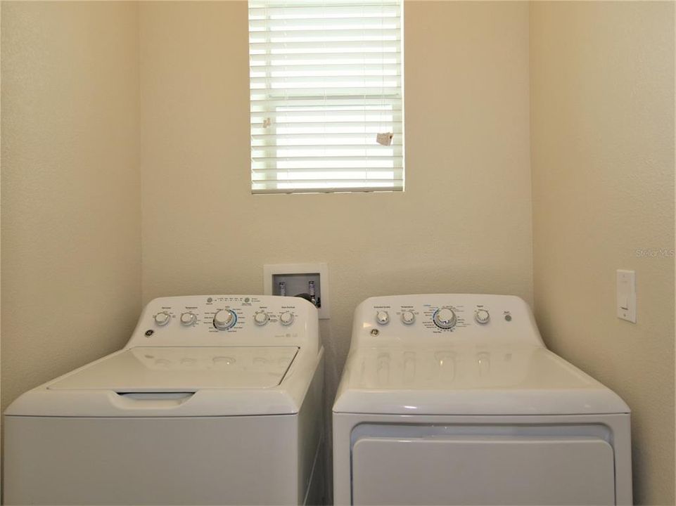 For Rent: $2,750 (5 beds, 3 baths, 2214 Square Feet)