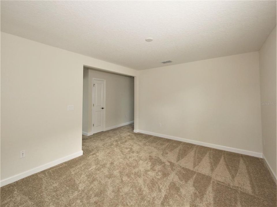 For Rent: $2,750 (5 beds, 3 baths, 2214 Square Feet)