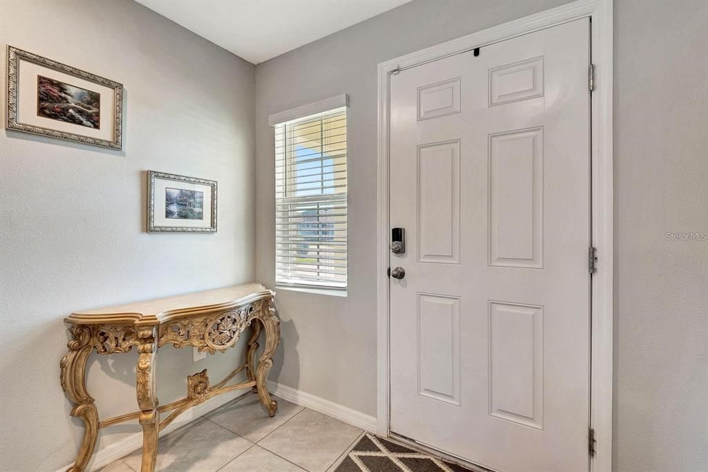 For Rent: $2,800 (3 beds, 2 baths, 1960 Square Feet)