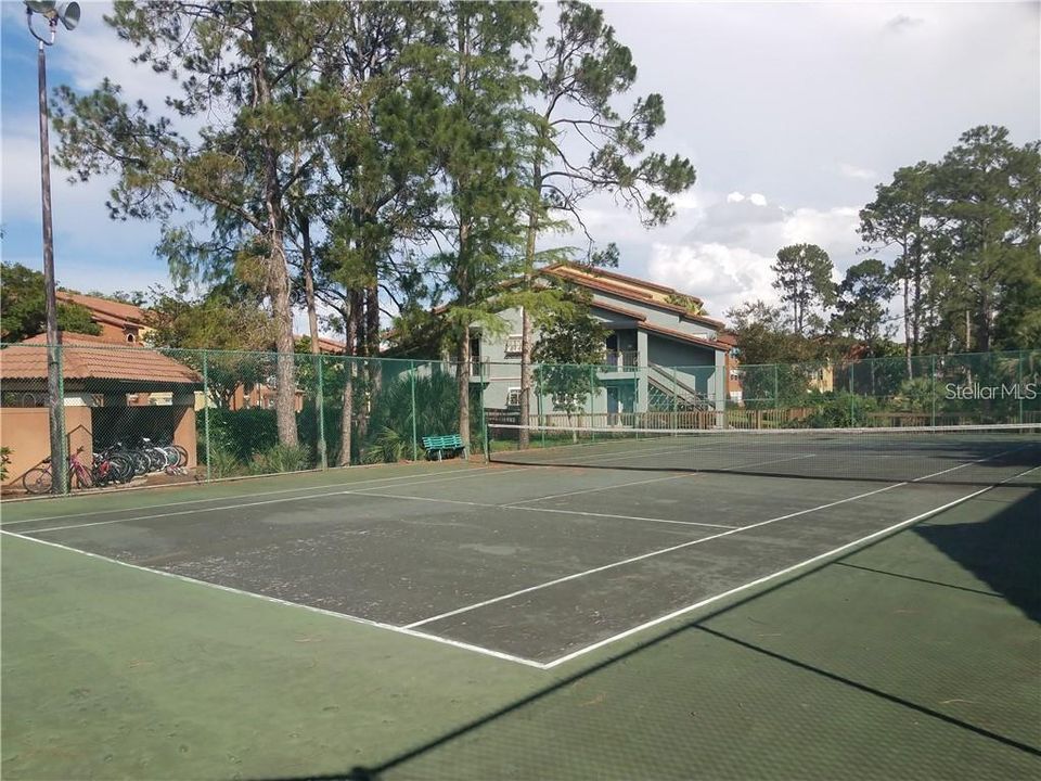 For Rent: $1,300 (1 beds, 1 baths, 711 Square Feet)