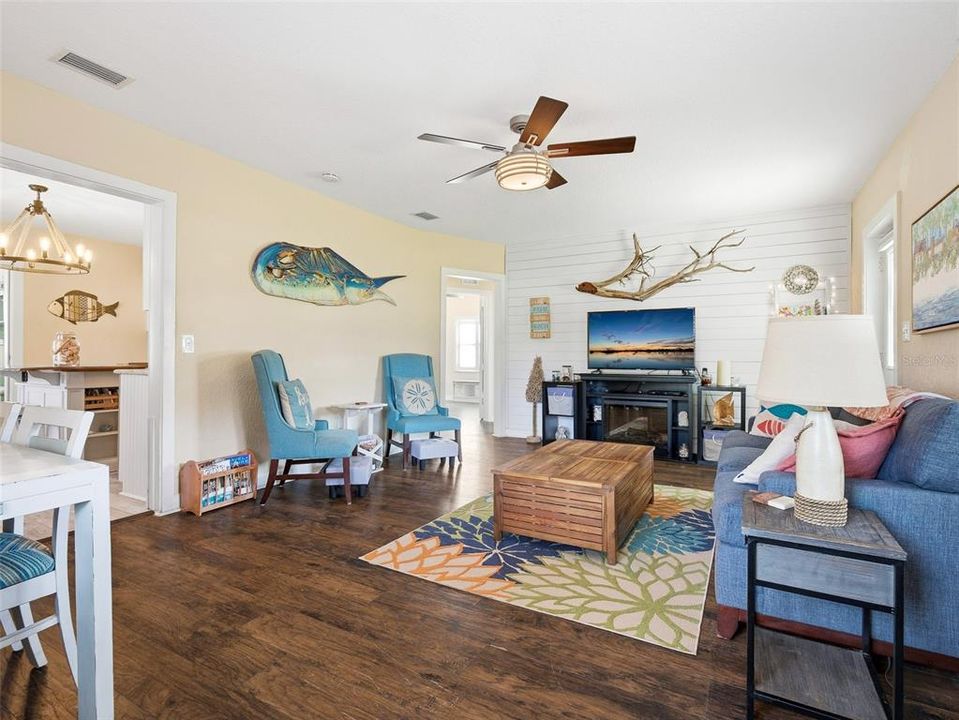 На продажу: $449,000 (2 спален, 2 ванн, 952 Квадратных фут)